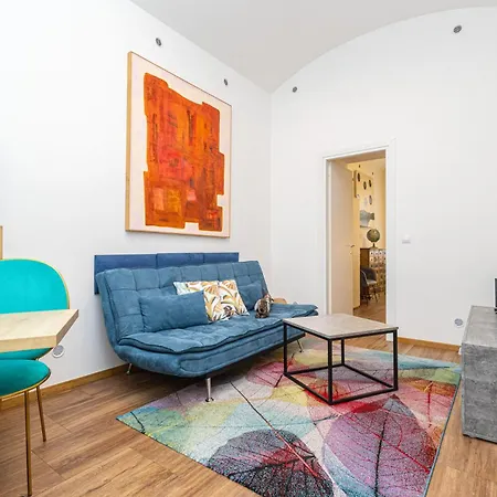 Riverside Apartment *