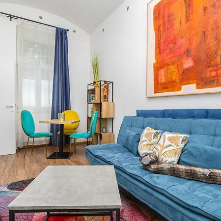 Riverside Apartment *